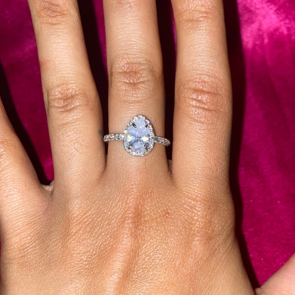 Cubic zirconia ring - Picture 1 of 3